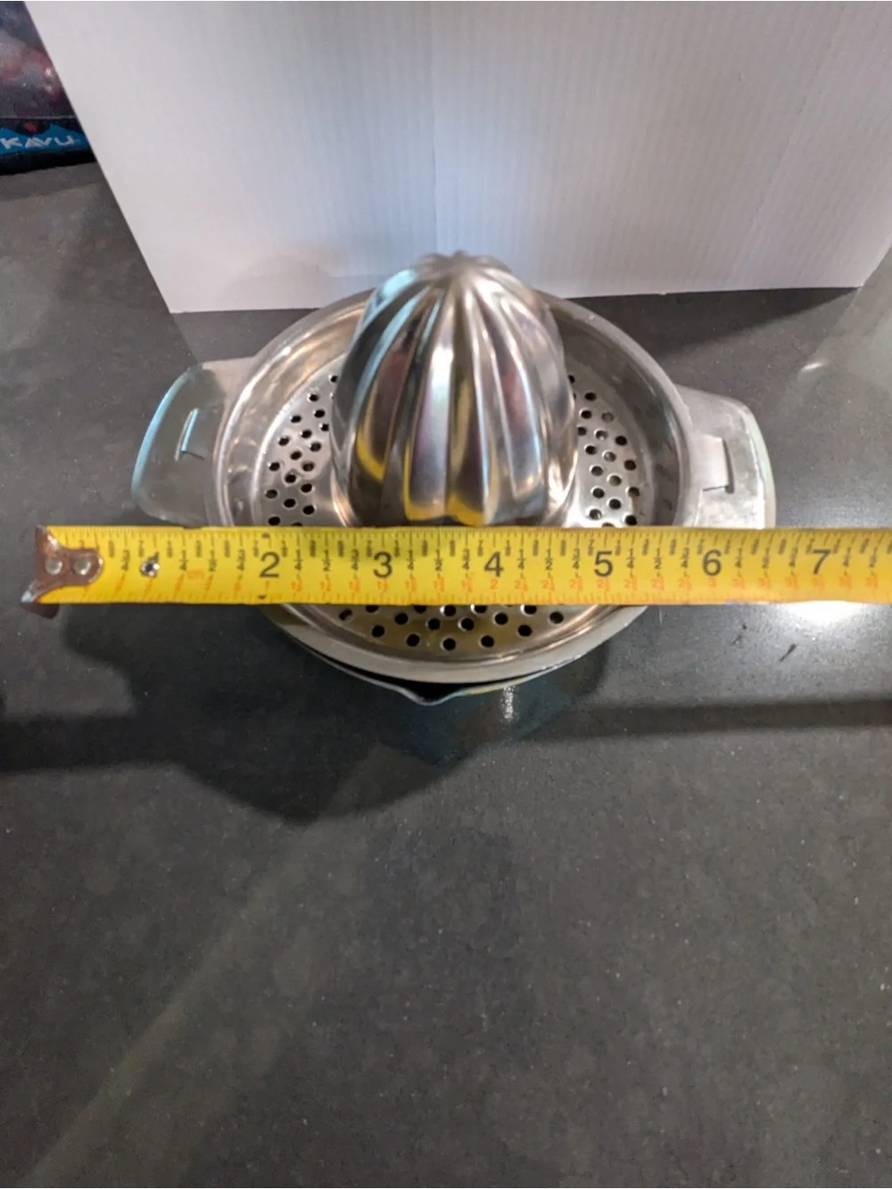 Lemon Pattern Citrus Juicer with Stainless Steel Reamer